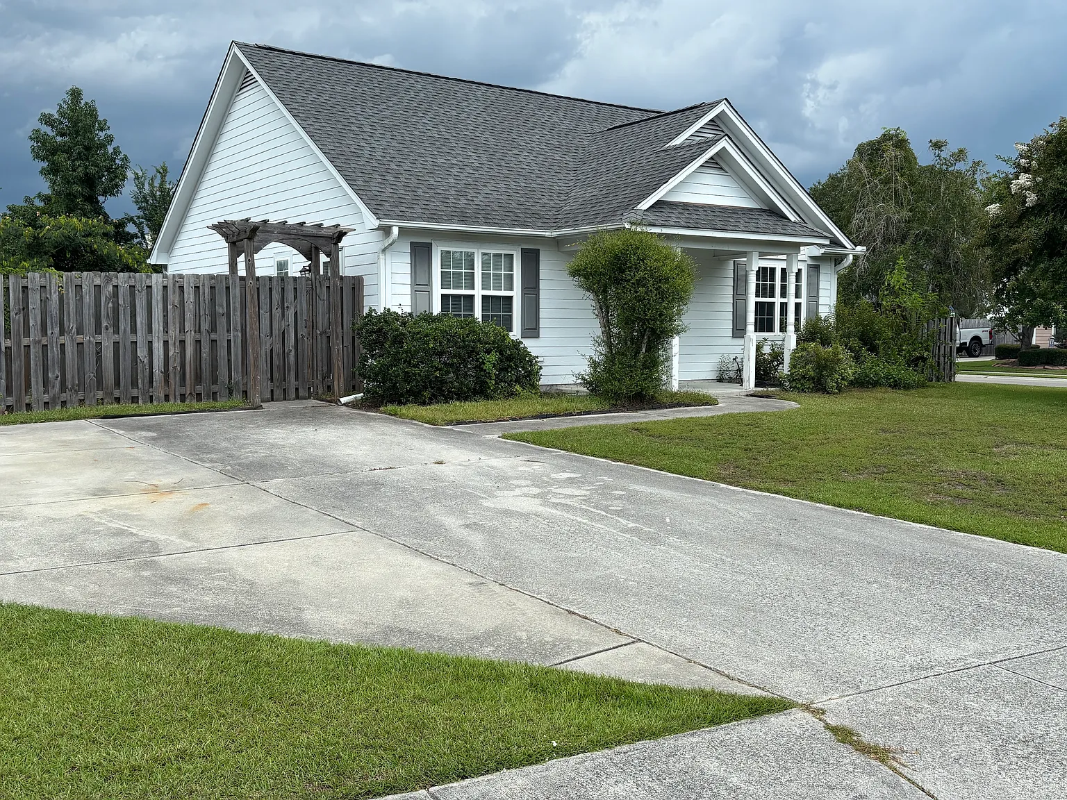 2 bed, 1072 sqft, $1,950 — Photo 2