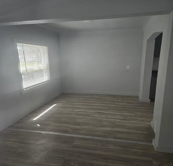 20529 Westphalia St — Photo 4