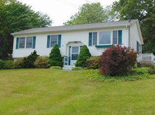 35 Bluejay Ln, Taunton, MA 02780