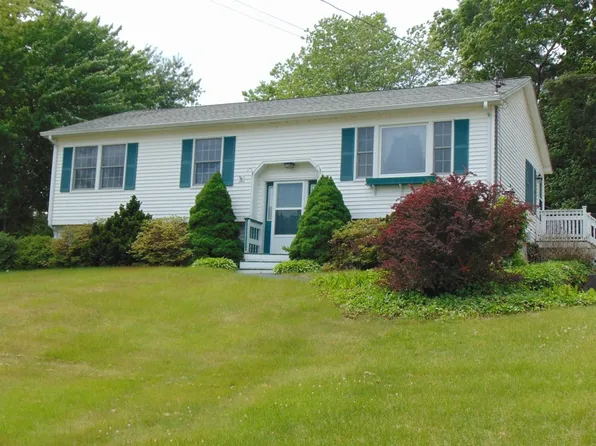 35 Bluejay Ln, Taunton, MA 02780