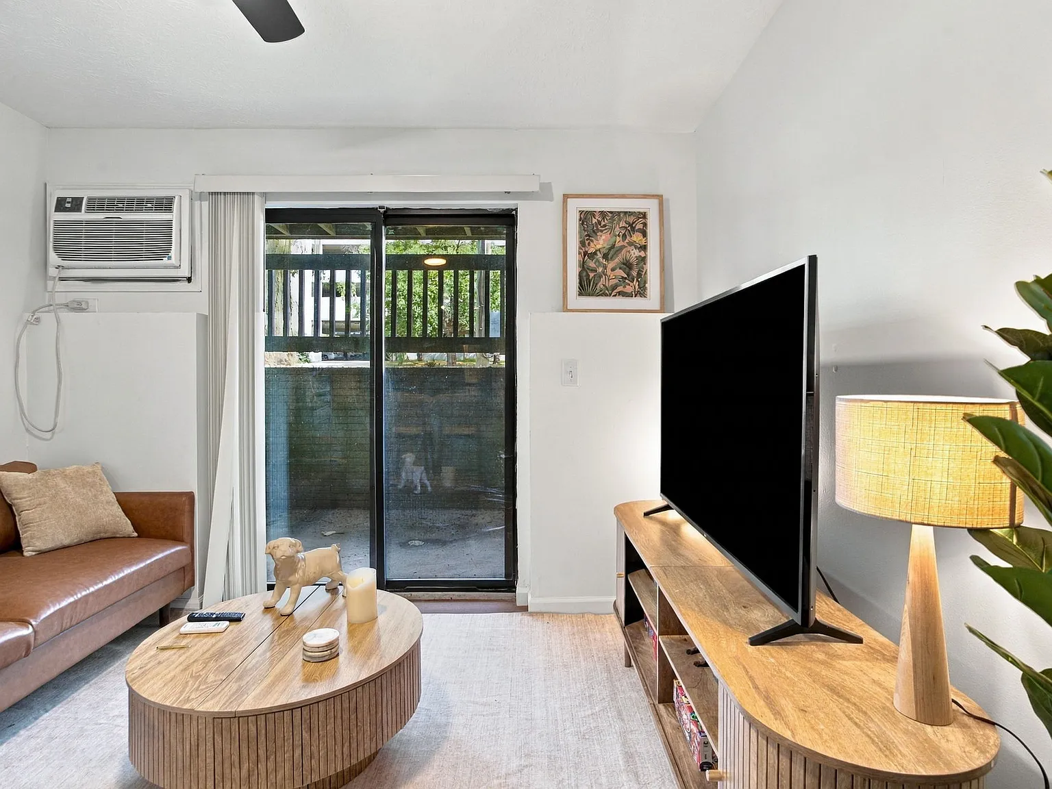 2 bed, $1,300 — Photo 2