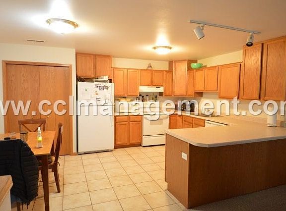 3rd image of 273 Meadowside Dr #273