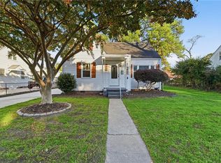 727 Sparrow Rd, Chesapeake, VA 23325