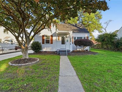 727 Sparrow Rd, Chesapeake, VA, 23325