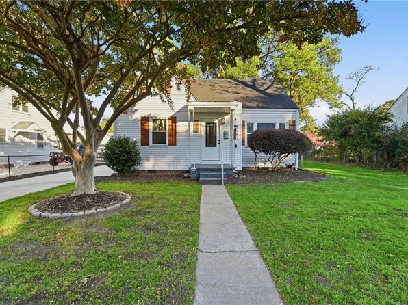 727 Sparrow Rd, Chesapeake, VA 23325