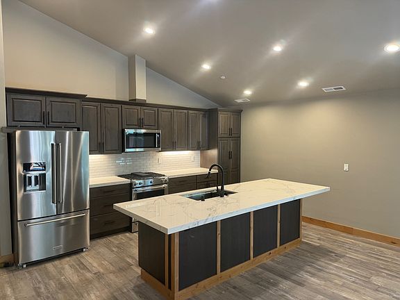 4th image of 1077 Marjorie St #A
