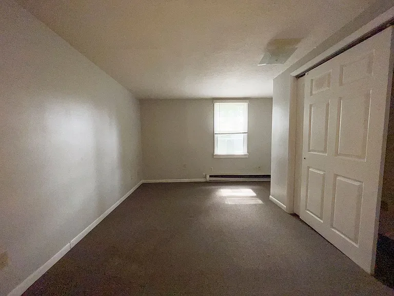 Preleasing For August! Close To Campus — Photo 11
