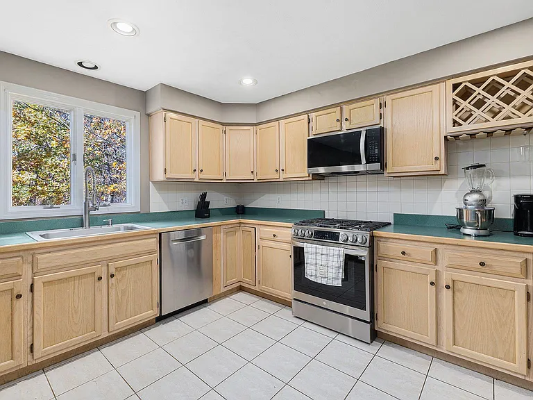 42 Rollingwood Dr — Photo 14