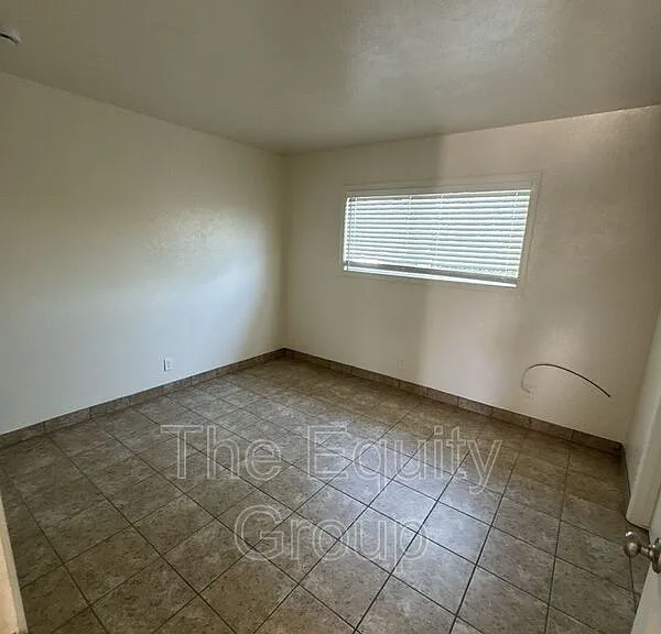 397 N Valencia Blvd — Photo 7