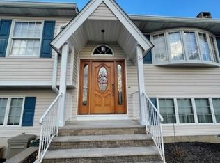 22 Longview Rd, Newton, NJ 07860