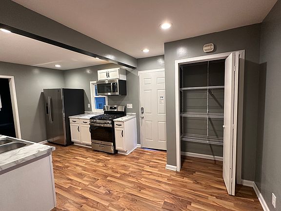 5th image of 5215 Maplehill Dr