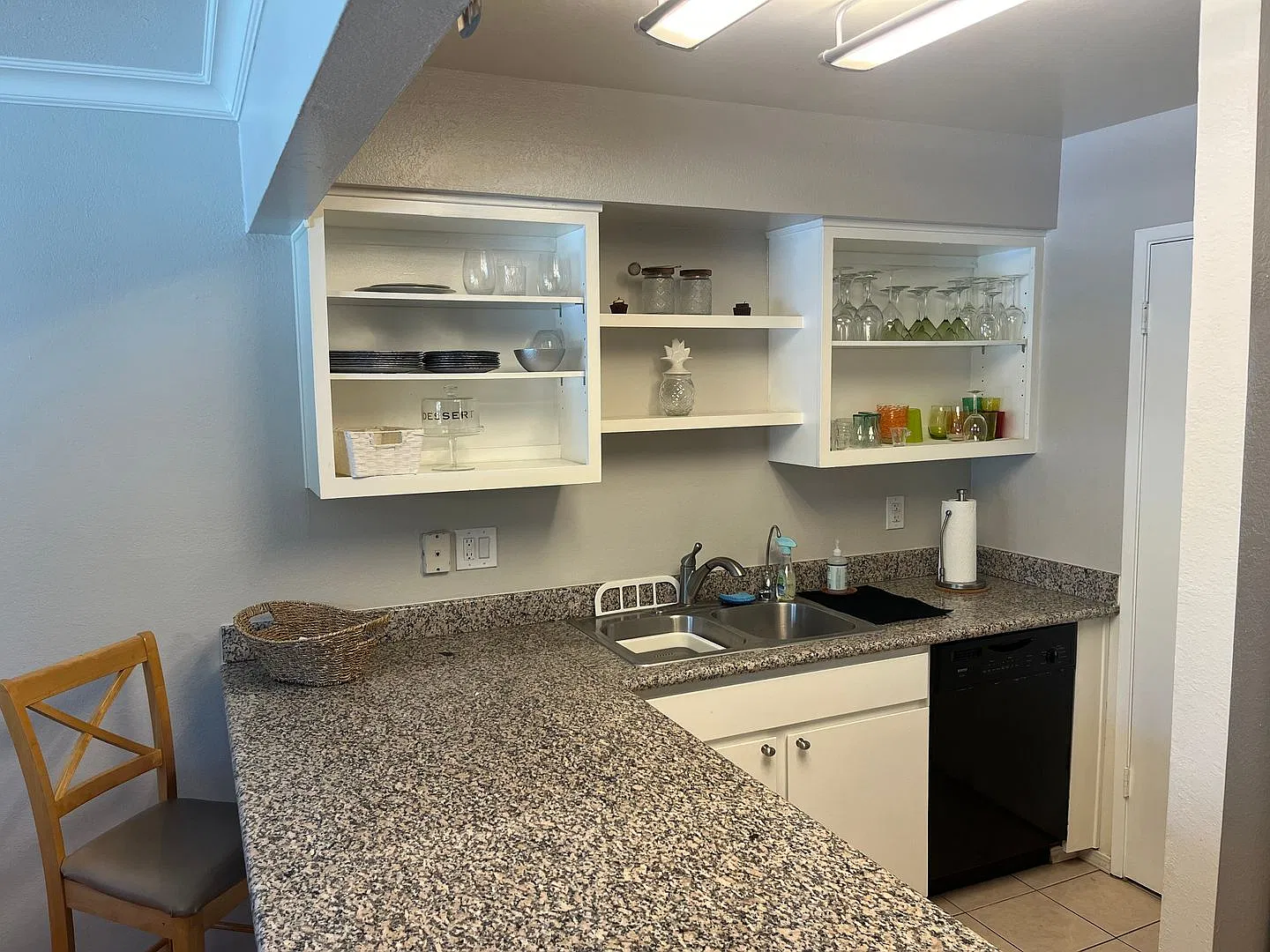 Furnished & Turnkey 3-Bedroom Townhome in Desirable Windsong Community — Photo 3