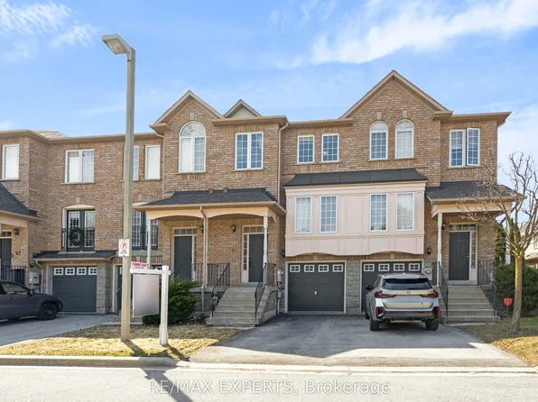 19 Foxchase Ave #61, Vaughan, ON L4L 9N1