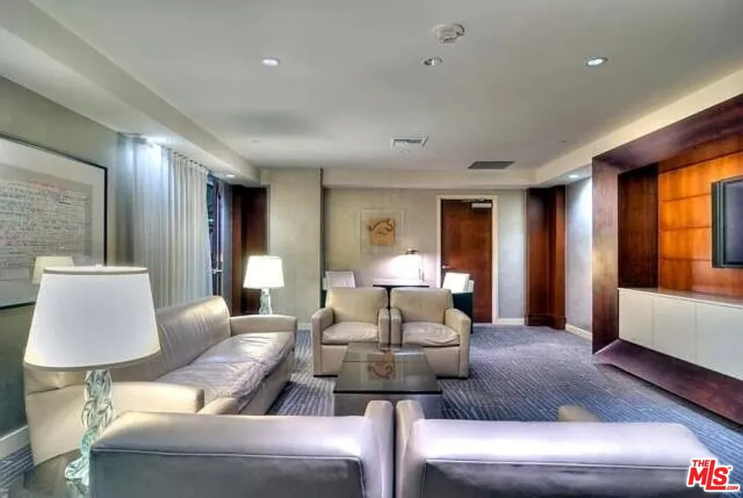 2 bed, 2.5 bath, 1431 sqft, $6,995 — Photo 4