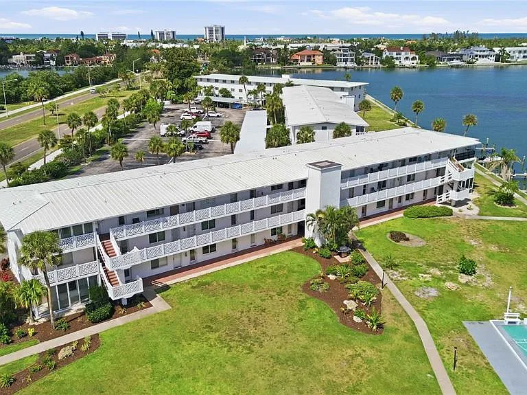 765 John Ringling Blvd #1 — Photo 27