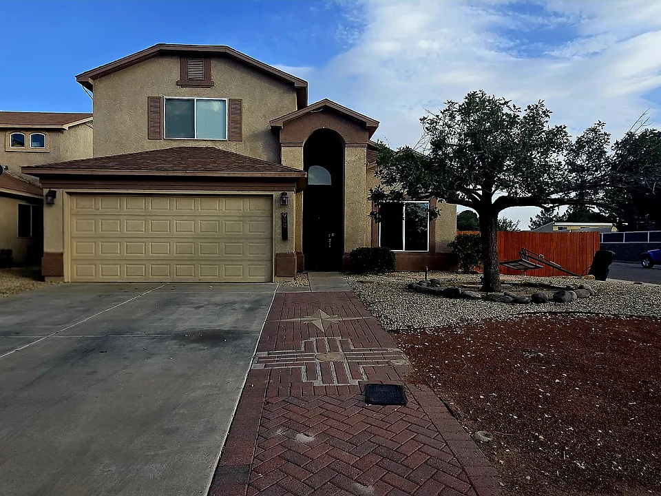 999 Gilmer Way