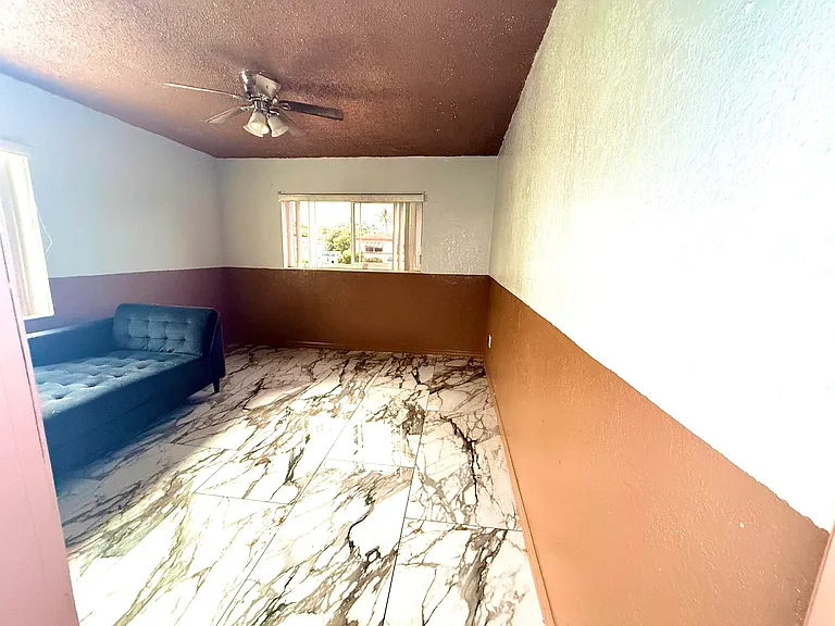 14725 NE 8th Ave — Photo 3