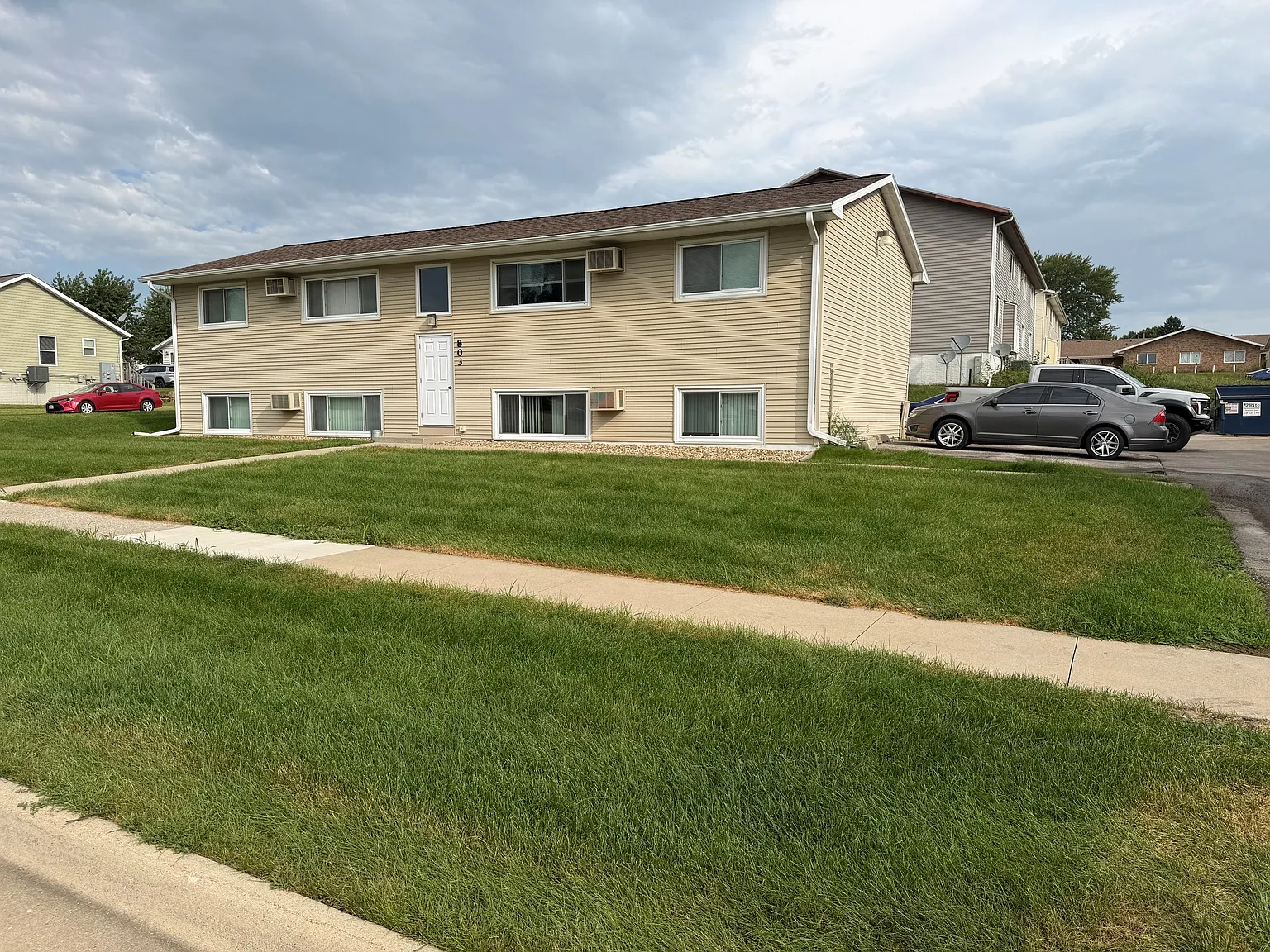 2 bed, 713 sqft, $900 — Photo 1