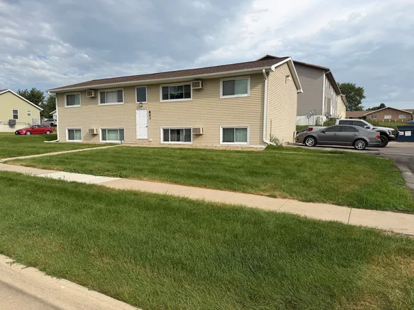 803 Sonya Dr APT 2, Waterloo, IA 50702
