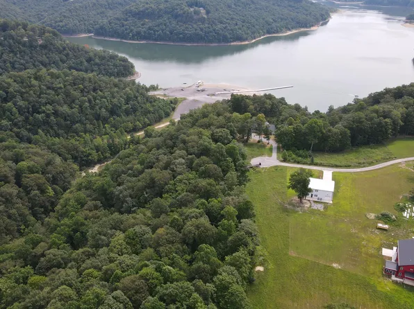 9999 Chelsie Ln, Russell Springs, KY 42642