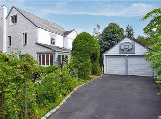 14 Nirvana Ave #A, Great Neck, NY 11023