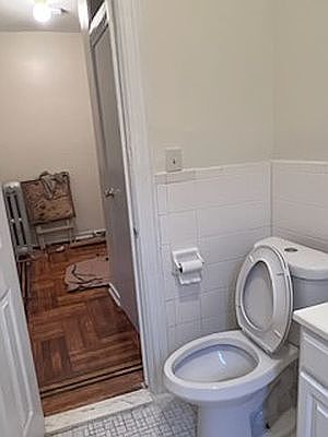 4th image of 942 E 222nd St #2