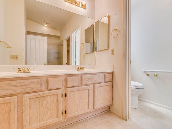 5th image of 4227 E Vista Dr