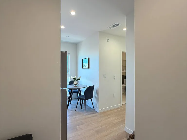 Lux Catalina — Photo 7