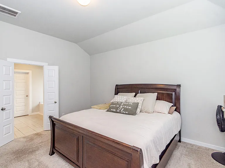 13022 Mid Stocket Dr — Photo 2