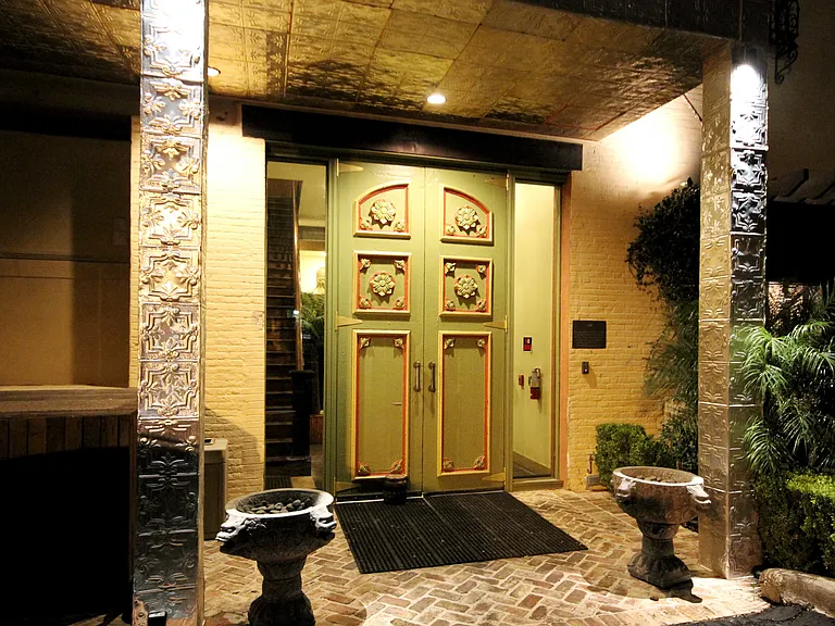 321 S Flores St #104 — Photo 7
