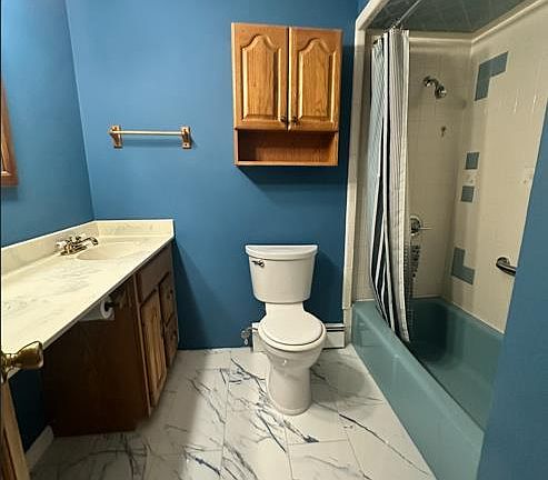 3rd image of 215 Manning Ave