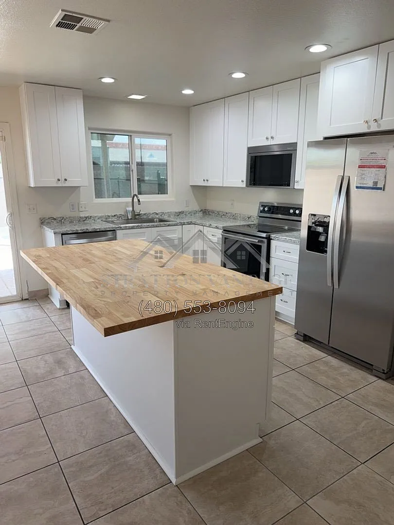 4 bed, 2.0 bath, 1444 sqft, $2,300 — Photo 4