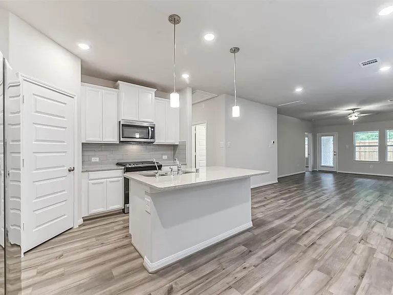 17590 Rosette Grass Dr — Photo 9
