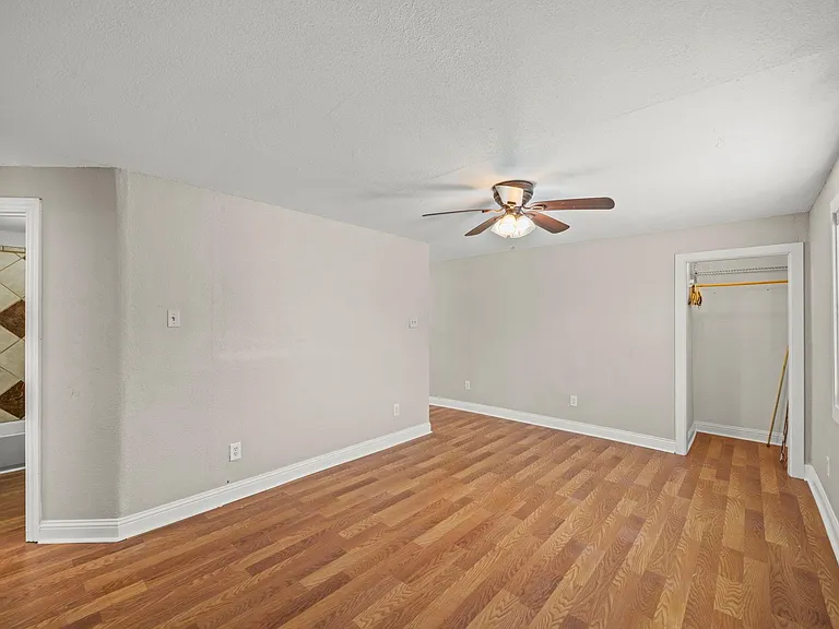 303 Linwood St #1/2 — Photo 8