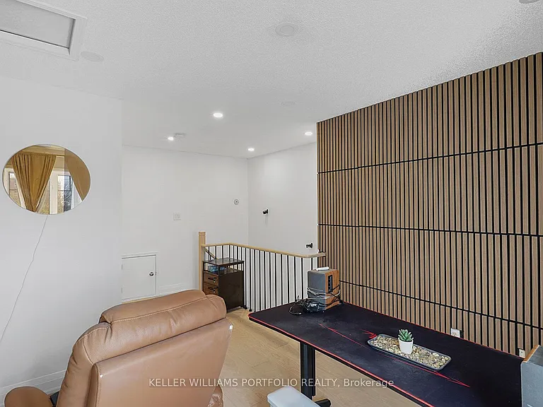 9542 Sheppard Ave E — Photo 30