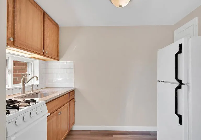 353 Main St #206 — Photo 6