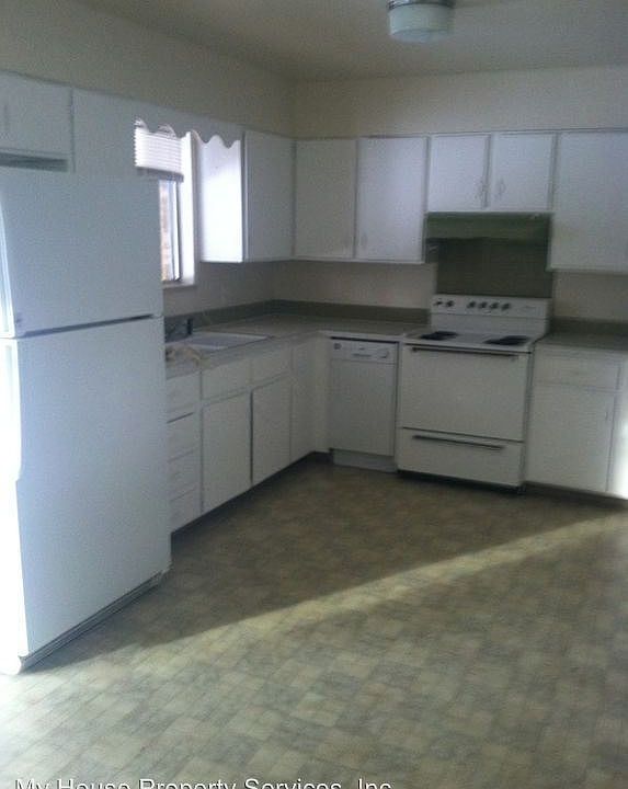 2nd image of 1627 Azalea Dr