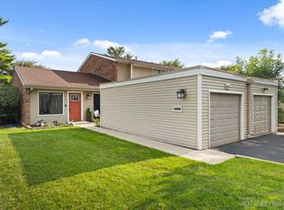 1061 Cascade Dr, Aurora, IL 60506