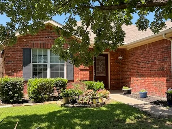 3521 Hermalinda Dr, Denton, TX 76207