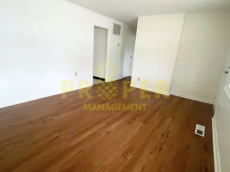 4625 Gardendale Ave — Photo 7
