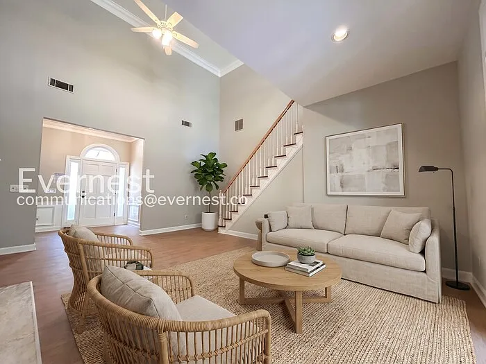 4 bed, 3.0 bath, 2567 sqft, $4,000 — Photo 4