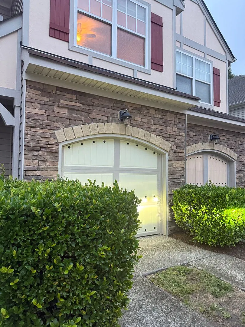 3BD/2BA Townhouse with Garage! Two Living Areas! In Grayson Pond — Photo 3