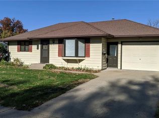 808 Huber St, Pella, IA 50219