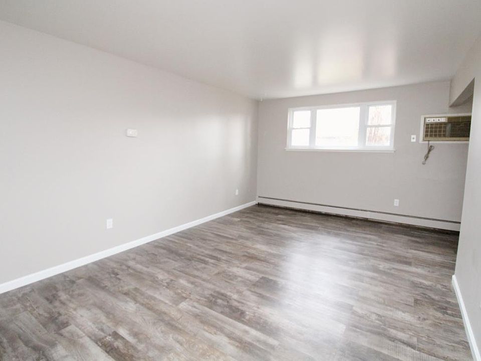 1st image of 902 E Sturgis St #3