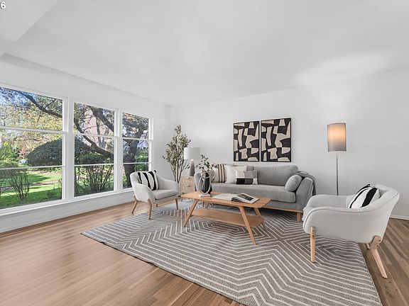 4th image of 6917 NE Broadway St