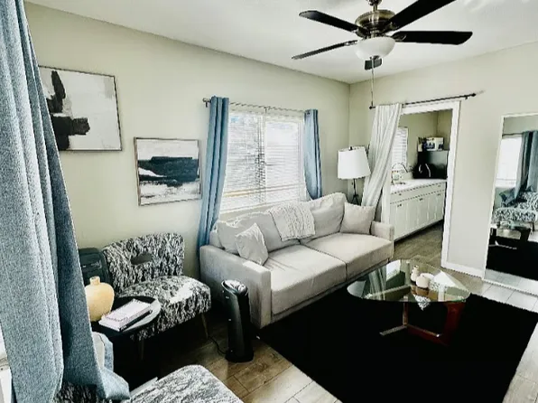 148 W 47th St #1/2, Los Angeles, CA 90037