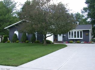 22200 Cricket Ln, Strongsville, OH 44149