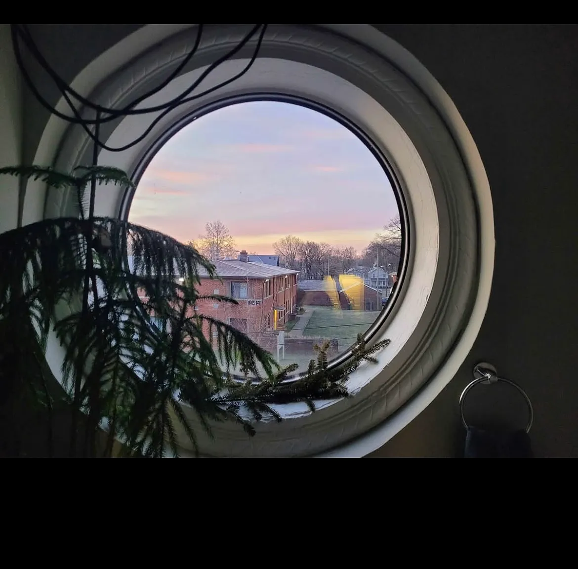 2 bed, 572 sqft, $1,200 — Photo 1