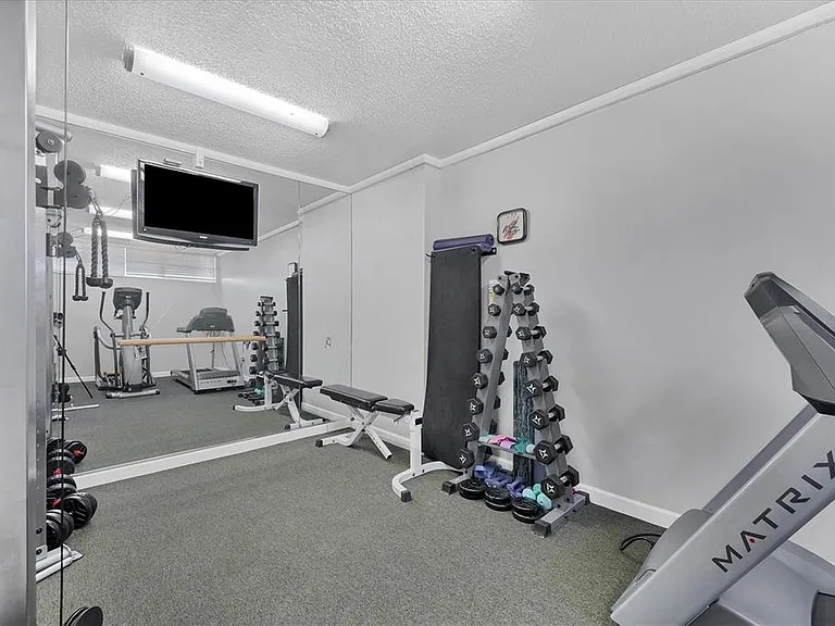 555 S Gulfstream Ave #902 — Photo 35
