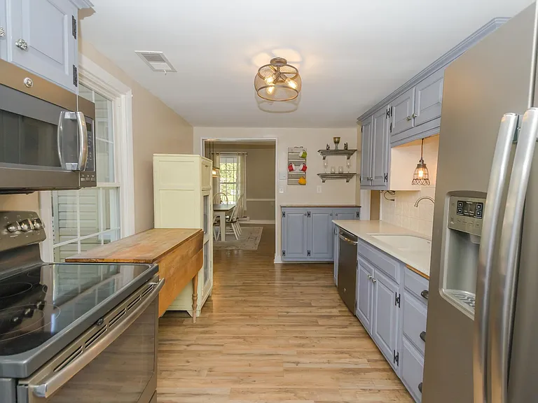 410 Main St — Photo 8